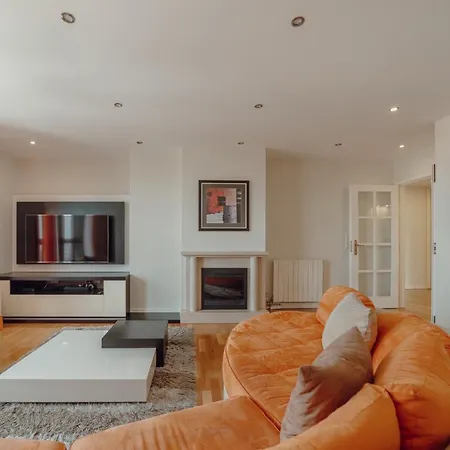 Downtown Grand Tower View By Vacationy *