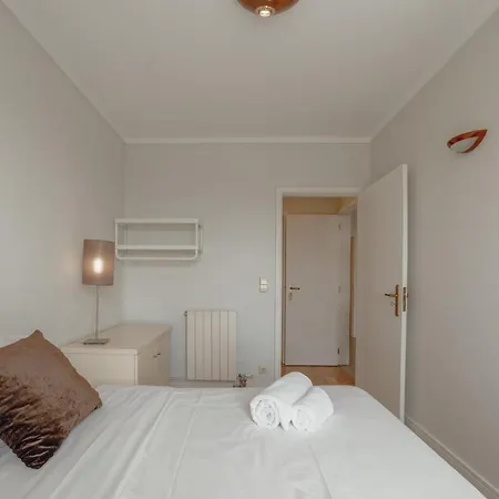 Downtown Grand Tower View By Vacationy * Πόρτο