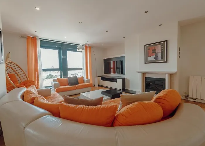 Downtown Grand Tower View By Vacationy * Πόρτο