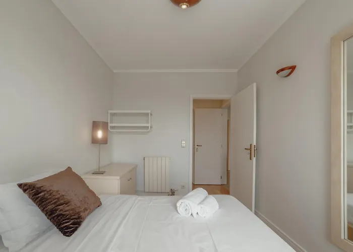 Downtown Grand Tower View By Vacationy * Πόρτο