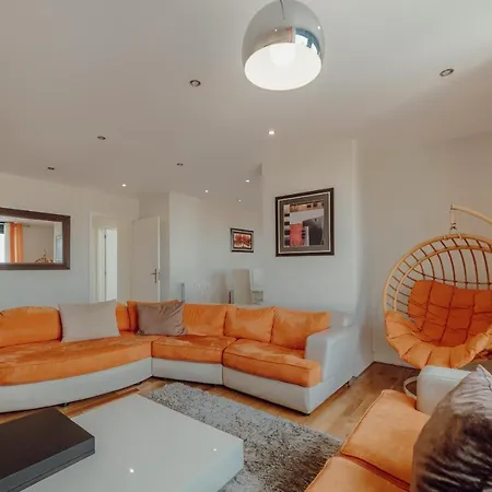 Downtown Grand Tower View By Vacationy Appartement