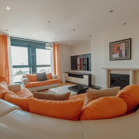 Downtown Grand Tower View By Vacationy * Oporto