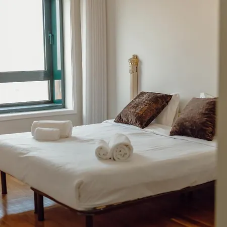 Downtown Grand Tower View By Vacationy Oporto