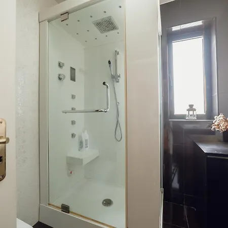 Downtown Grand Tower View By Vacationy *