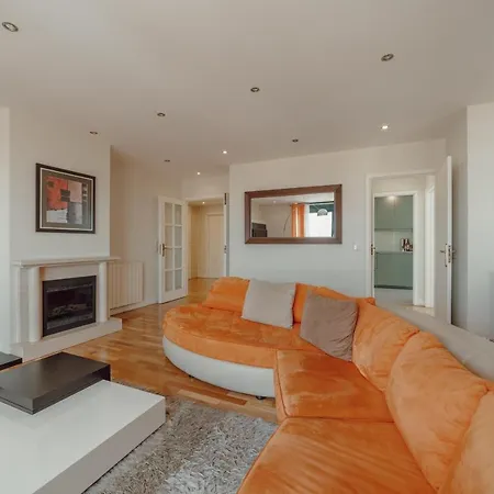 Downtown Grand Tower View By Vacationy * Oporto