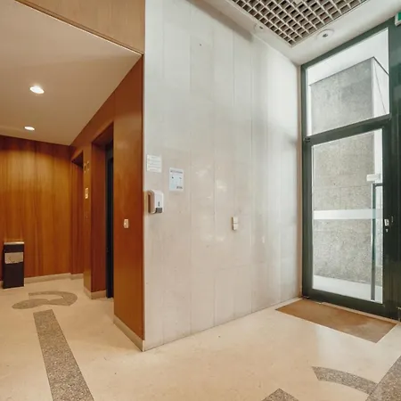 Downtown Grand Tower View By Vacationy Oporto