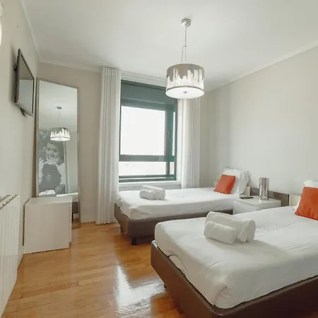 Downtown Grand Tower View By Vacationy Oporto