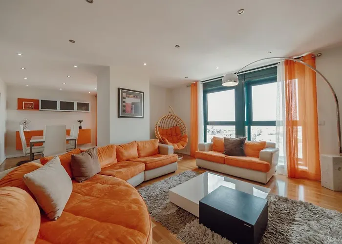 Downtown Grand Tower View By Vacationy アパート