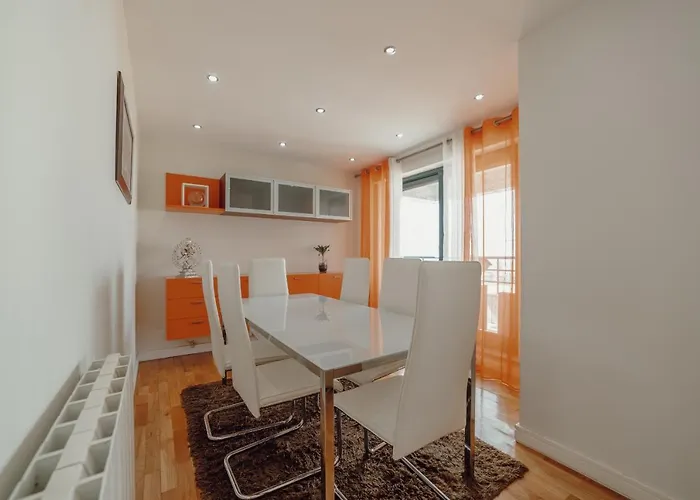 Downtown Grand Tower View By Vacationy アパート ポルト