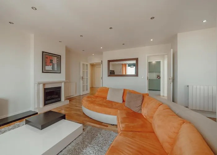 Downtown Grand Tower View By Vacationy * 波尔图