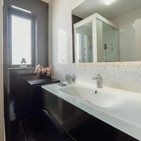 Downtown Grand Tower View By Vacationy * Porto