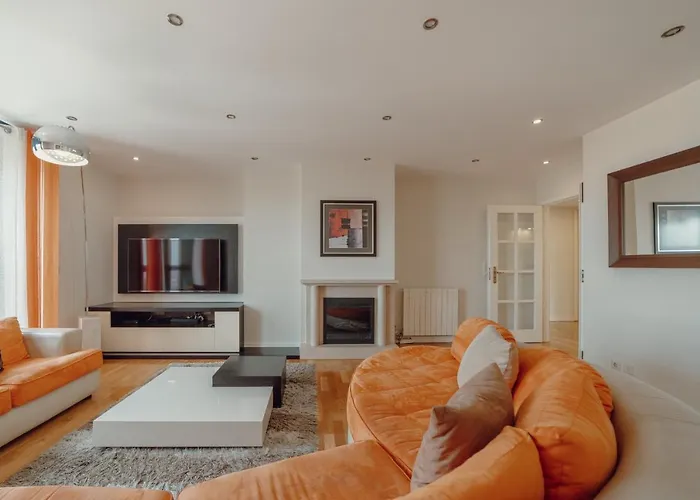 Downtown Grand Tower View By Vacationy *