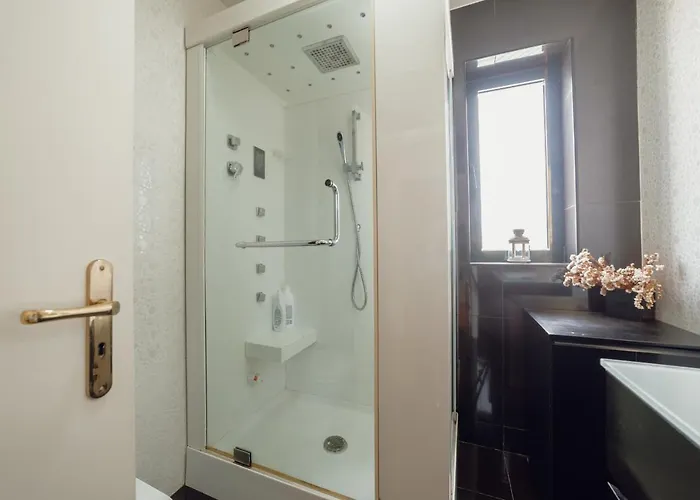 Downtown Grand Tower View By Vacationy *